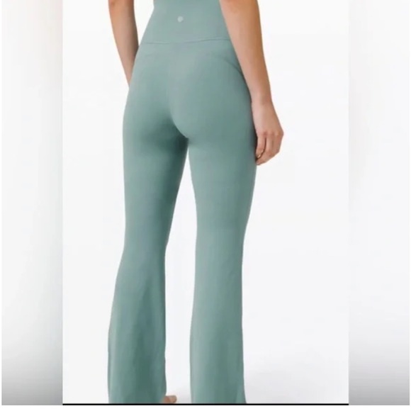 Lululemon tidewater teal groove pant - Picture 2 of 6
